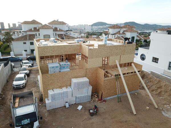 estructura arriostrada de fachada de la vivienda