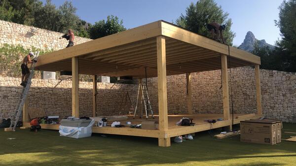 reforzamiento exterior de estructura madera de gimnasio