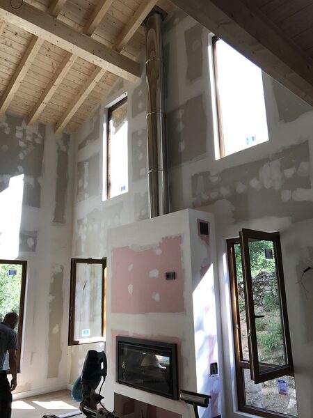 acabando paredes interiores del salón